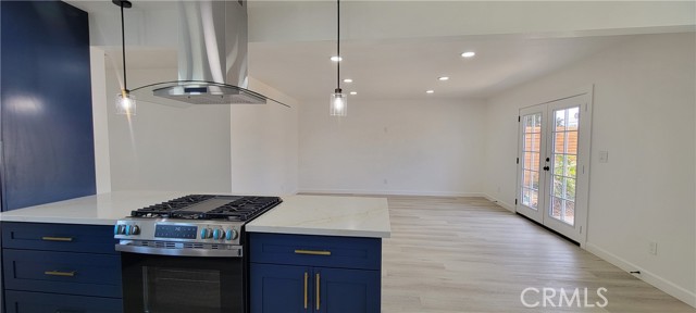 Detail Gallery Image 6 of 19 For 3355 Debbie Ln, Riverside,  CA 92501 - 4 Beds | 2 Baths