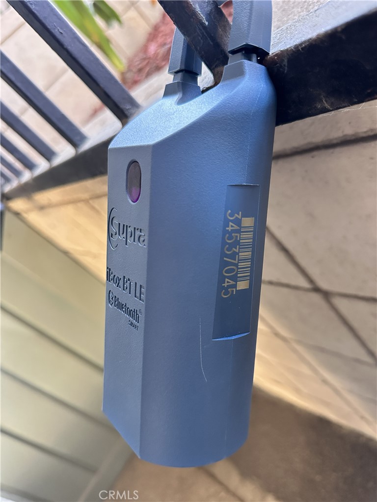 https://media.crmls.org/medias/c3d36c20-899c-4d92-a4a2-b55a672d7035.jpg?preset=X-Large