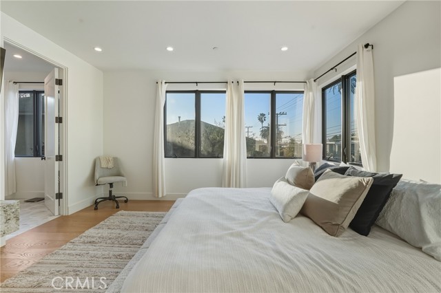 Detail Gallery Image 6 of 41 For 626 Longfellow, Hermosa Beach,  CA 90254 - 4 Beds | 5 Baths