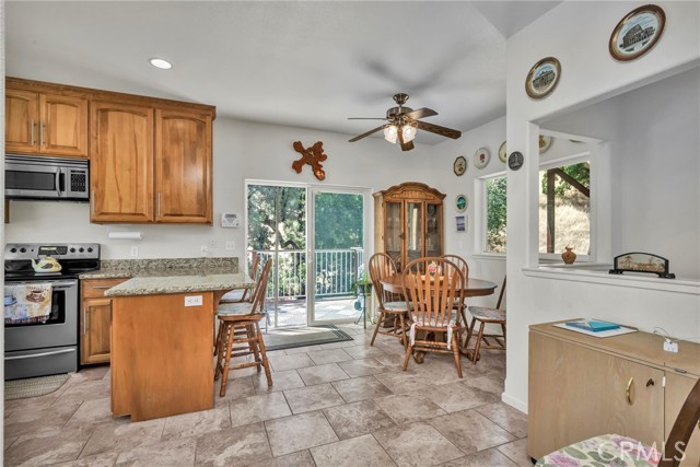 4445 Eucalyptus Avenue, Lakeport CA: https://media.crmls.org/medias/c3d46650-3d35-4281-b8e9-bf869f99f722.jpg