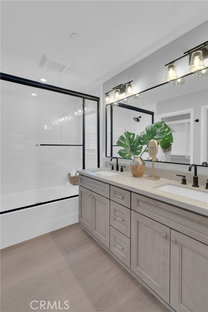 619 E Walnut, Monrovia CA: https://media.crmls.org/medias/c3d48766-aab4-485d-a737-cd70a12bf5f1.jpg