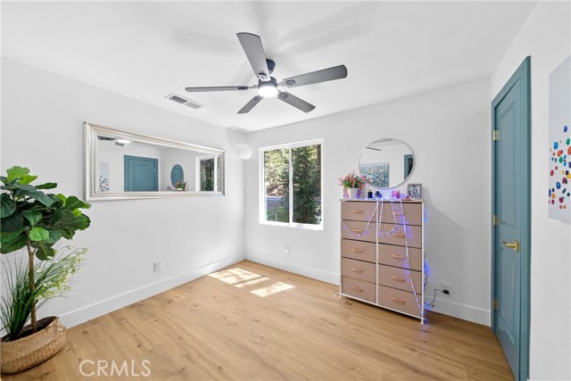 22384 Crest Forest Road, Cedarpines Park CA: https://media.crmls.org/medias/c3d51796-a851-4b3e-8d4b-aa4cbc559394.jpg