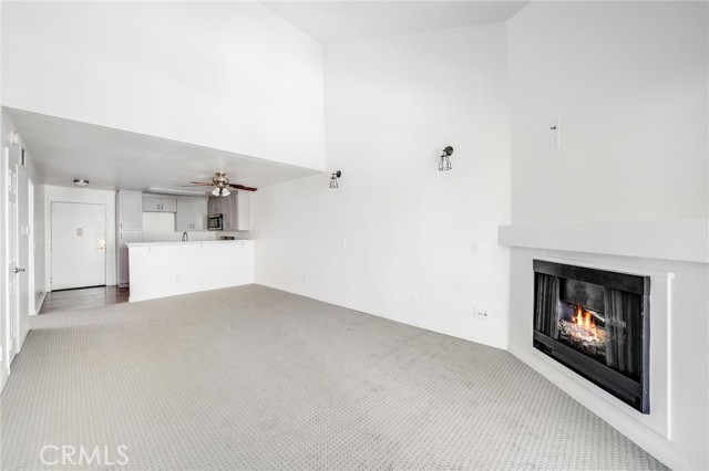 5510 Owensmouth Avenue, 327 photo 6