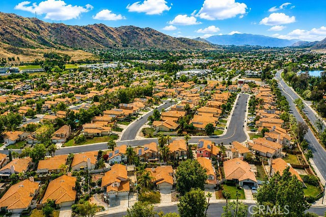https://media.crmls.org/medias/c3d685a2-6721-4bbb-a401-e0045b5a66c5.jpg?preset=X-Large