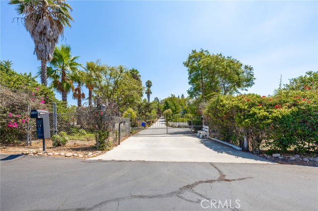 3352 Via Zara, Fallbrook CA: https://media.crmls.org/medias/c3d6e779-f480-4bde-8653-37b012b80275.jpg
