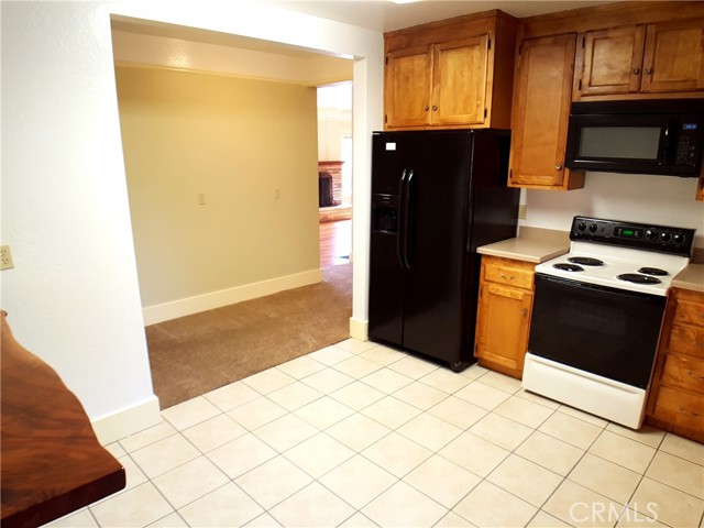 330 W 4th Street, Chico CA: https://media.crmls.org/medias/c3d7260f-265b-471a-9355-24a330f5b6af.jpg