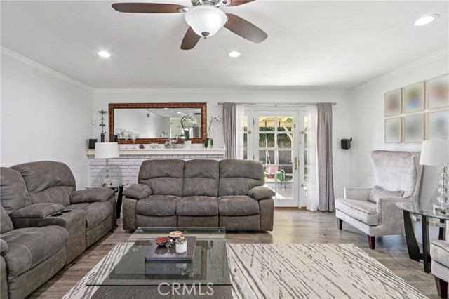 Detail Gallery Image 4 of 25 For 7815 Vassar, Canoga Park,  CA 91304 - 4 Beds | 2 Baths