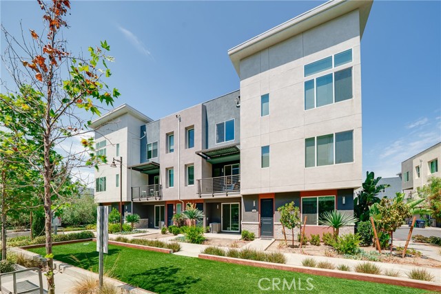 221 Steely, Irvine CA: https://media.crmls.org/medias/c3d76cfb-3646-4334-a4ad-c192f2cb0391.jpg