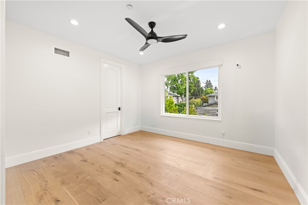MLS #OC26102051 image #18