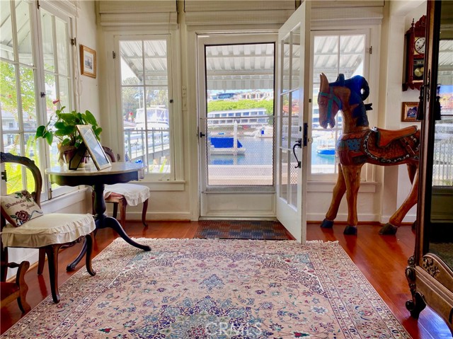 1407 N Bay Front E, Newport Beach CA: https://media.crmls.org/medias/c3d7a0cb-b5e9-450b-956c-1e2b9cbbb1c3.jpg