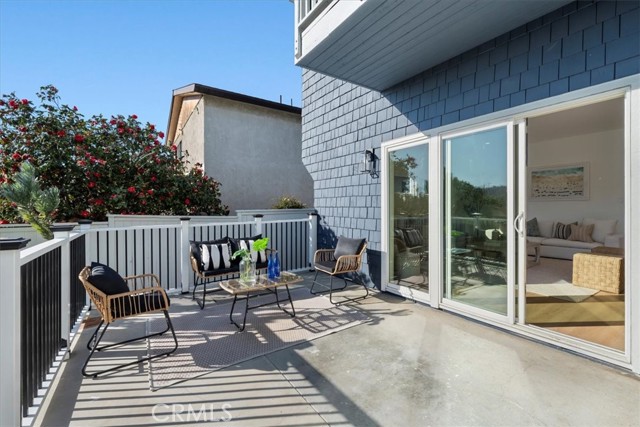 1034 Avenue D, Redondo Beach, California 90277, 4 Bedrooms Bedrooms, ,3 BathroomsBathrooms,Residential,For Sale,Avenue D,SB24253927