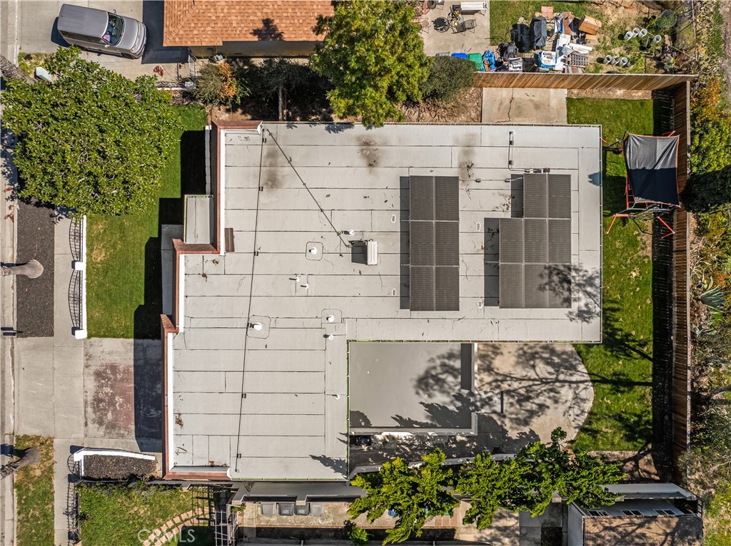 https://media.crmls.org/medias/c3d7c90b-2a67-4adb-ace6-1a623070355c.jpg?preset=X-Large