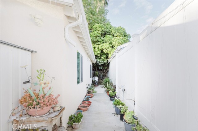 Detail Gallery Image 20 of 32 For 15439 Hart St, Van Nuys,  CA 91406 - 2 Beds | 2 Baths