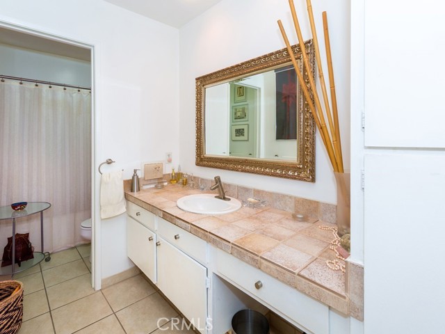 Detail Gallery Image 14 of 27 For 1230 N Sweetzer Ave #211,  West Hollywood,  CA 90069 - 1 Beds | 1 Baths