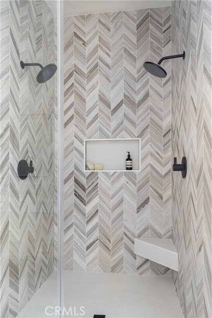 Detail Gallery Image 19 of 29 For 481 Bay View Ct, Lake Arrowhead,  CA 92352 - 4 Beds | 3/1 Baths