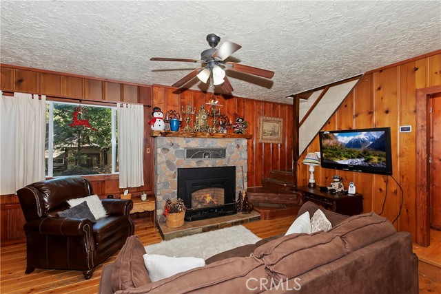 Detail Gallery Image 8 of 43 For 29591 Hook Creek Rd, Cedar Glen,  CA 92321 - 3 Beds | 1 Baths