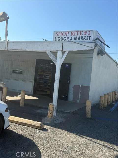 24698 4th, San Bernardino CA: https://media.crmls.org/medias/c3da87d9-e92f-4179-9fa2-241f25f80711.jpg