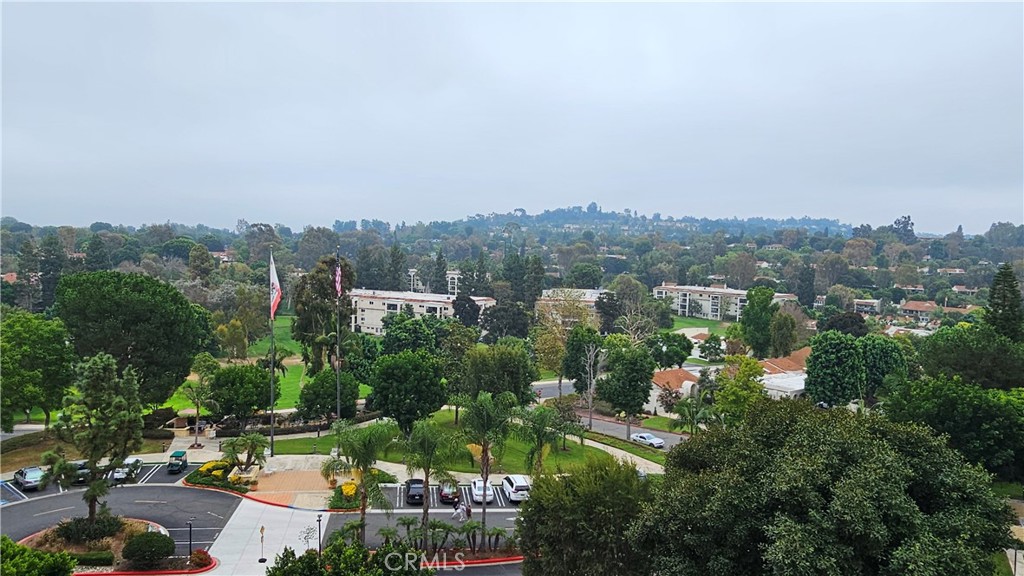 https://media.crmls.org/medias/c3db4fd9-d6bf-41ed-8ff6-8f4dc4357715.jpg?preset=X-Large