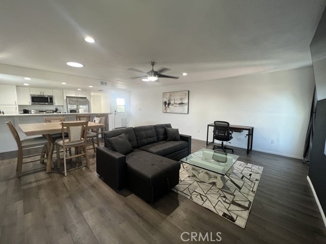 20121 Bushard Street, Huntington Beach CA: https://media.crmls.org/medias/c3dba6ff-935f-4fd2-ae2a-f567911634f9.jpg