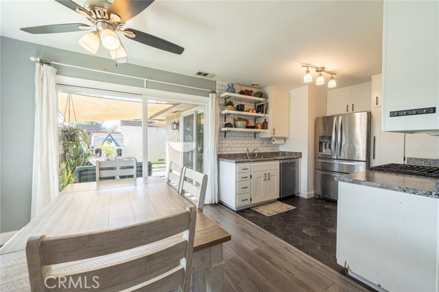 Detail Gallery Image 8 of 38 For 2784 W Pepper Tree Dr, Anaheim,  CA 92801 - 3 Beds | 2 Baths