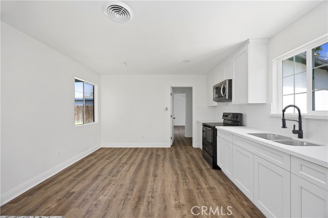 Detail Gallery Image 15 of 38 For 2521 Pacheco Rd, Bakersfield,  CA 93307 - 4 Beds | 2 Baths