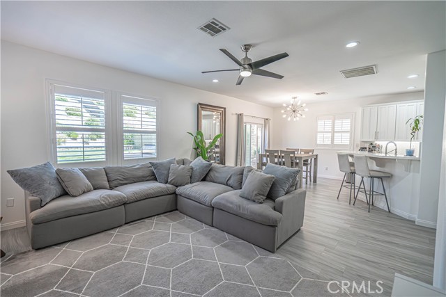 Image 6 of 44 For 28217 Alton Way
