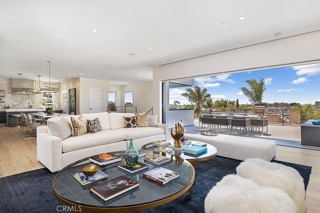 211 Tustin Avenue, Newport Beach, CA 92663