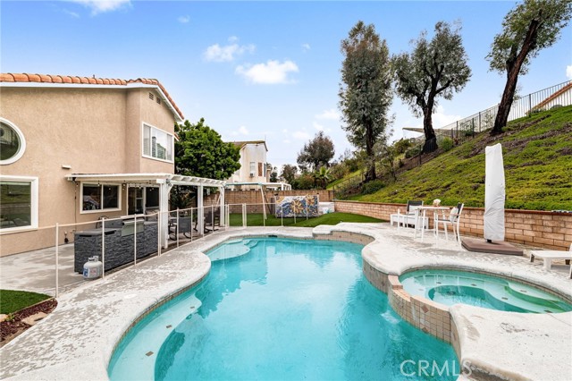 Image 41 of 54 For 16727 Lake Knoll