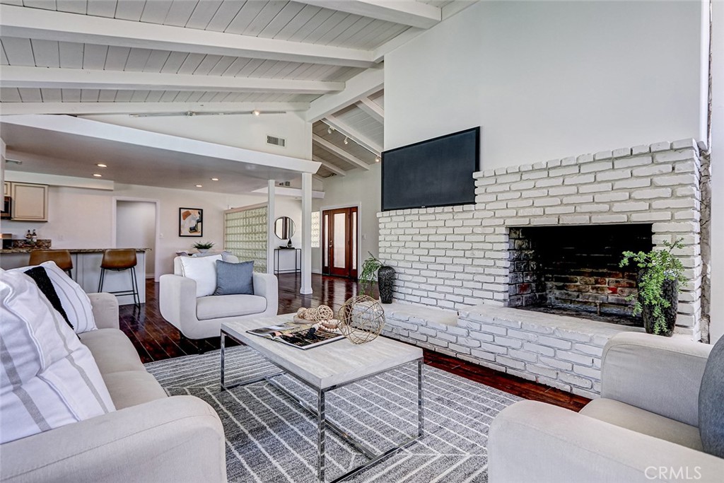 2552 Palos Verdes Drive W