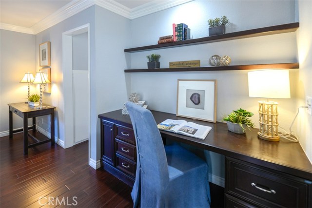 Built-in desk and shelves