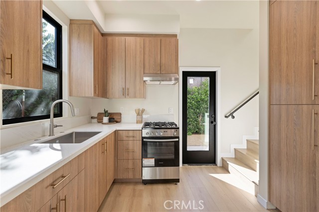 Detail Gallery Image 48 of 73 For 4026 Garden Ave, Los Angeles,  CA 90039 - 5 Beds | 4/2 Baths