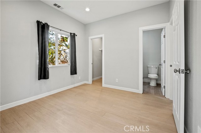 Detail Gallery Image 8 of 16 For 1584 W Wakefield Ave #B,  Anaheim,  CA 92802 - 4 Beds | 2/1 Baths