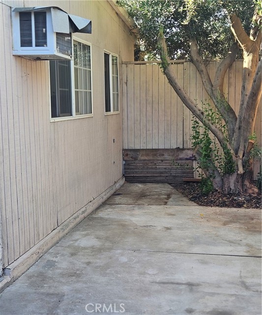 17537 Tuba, Northridge CA: https://media.crmls.org/medias/c3e147a5-62e8-4760-8fb8-f30049040bfd.jpg