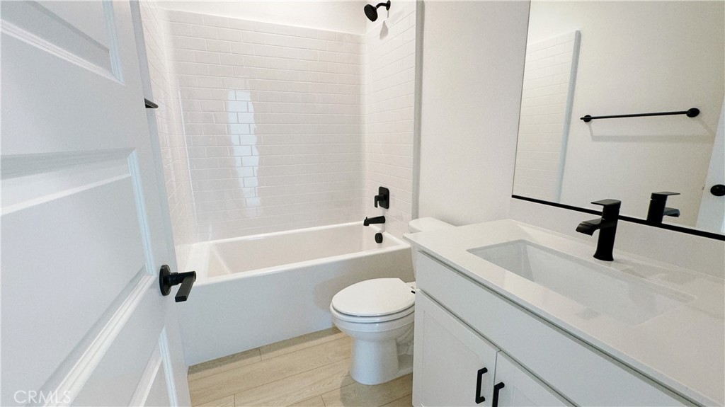 MLS #OC25206678 image #13