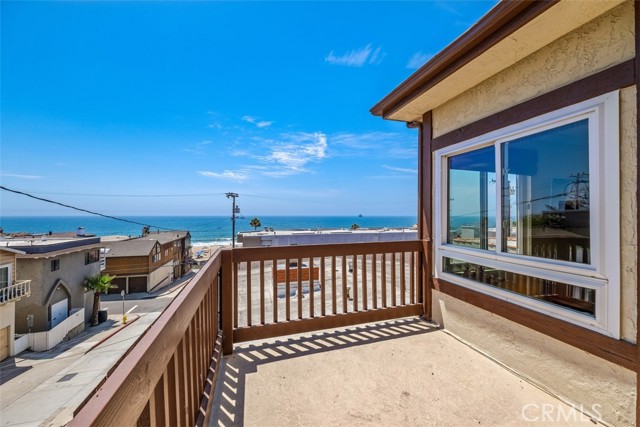 Detail Gallery Image 37 of 44 For 125 38th St, Manhattan Beach,  CA 90266 - 3 Beds | 3 Baths