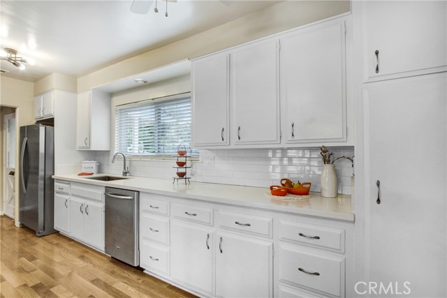 927 Alta Loma Drive, Corona CA: https://media.crmls.org/medias/c3e49efe-1e1d-4744-ae9d-90ec0c4914a0.jpg