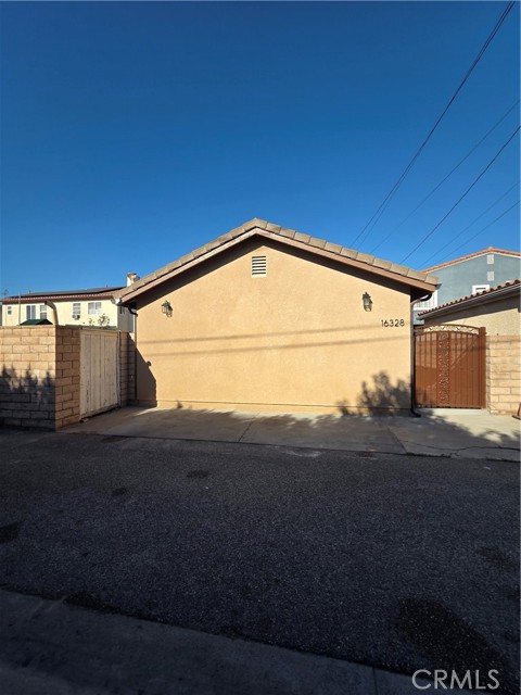 16328 Parthenia, North Hills CA: https://media.crmls.org/medias/c3e4f4e2-2bab-4fc6-9cb1-9c4653f2b61c.jpg