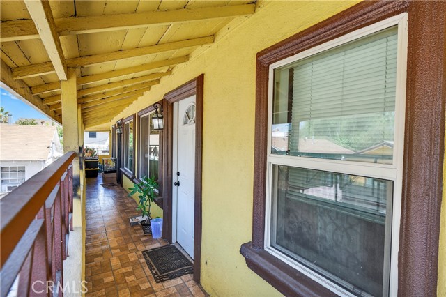1008 E 74th Street, Los Angeles CA: https://media.crmls.org/medias/c3e50e62-00aa-40a5-9364-22acbd7ae3e7.jpg
