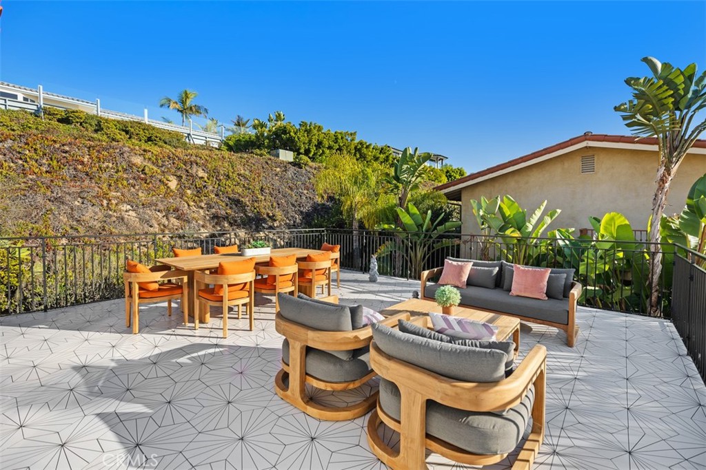 MLS #OC25248941 image #23