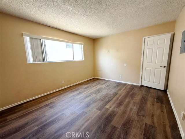 8371 Northgate Ave, Canoga Park CA: https://media.crmls.org/medias/c3e64518-b1f6-4a0c-8017-1e00e23ab573.jpg