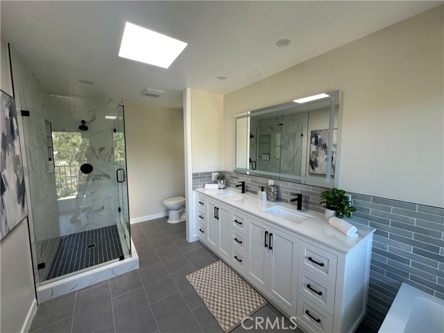 Detail Gallery Image 6 of 11 For 9907 Shadow Hills Drive, Los Angeles,  CA 91040 - 3 Beds | 3 Baths