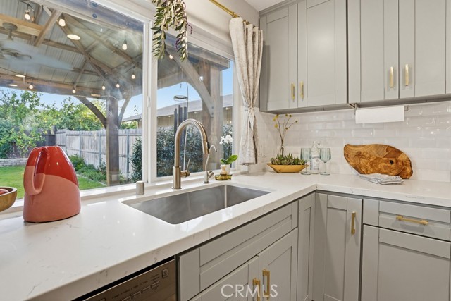 Detail Gallery Image 8 of 20 For 13735 Fairgate, Poway,  CA 92064 - 3 Beds | 2 Baths