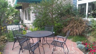 413 Ocean Avenue, Seal Beach CA: https://media.crmls.org/medias/c3e988ae-2528-4391-8213-70d2671a380e.jpg