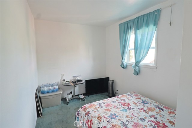 8005 Oleander, Fontana CA: https://media.crmls.org/medias/c3e9df8b-a569-4bef-8082-752a4bda3189.jpg