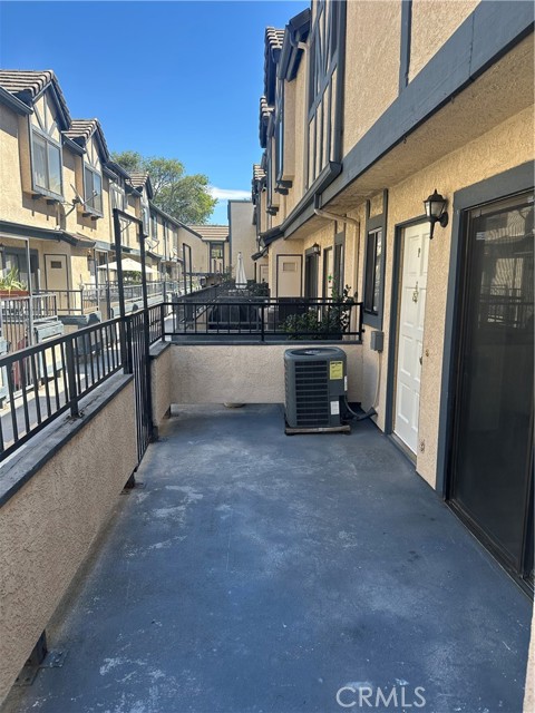 Detail Gallery Image 3 of 35 For 1814 8th Ave #P,  Monrovia,  CA 91016 - 2 Beds | 2/1 Baths