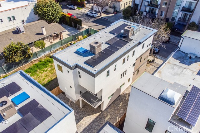 1227 N June Street, Hollywood CA: https://media.crmls.org/medias/c3ea83a2-0d88-4f9c-90b4-9680f551d3f1.jpg
