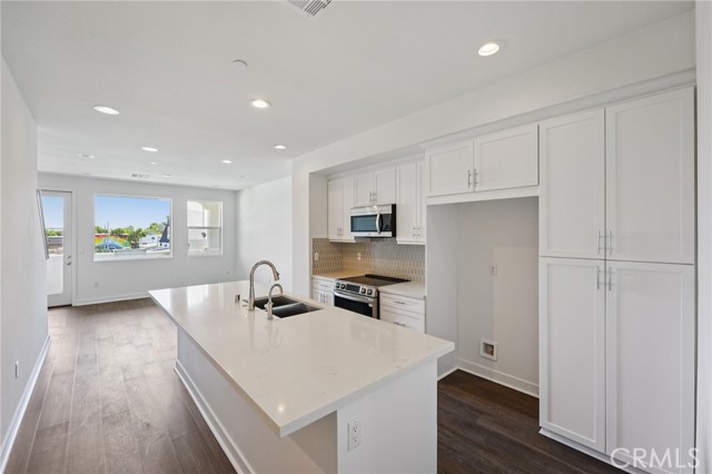 Detail Gallery Image 7 of 37 For 119 N First Ave, Upland,  CA 91786 - 3 Beds | 3/1 Baths