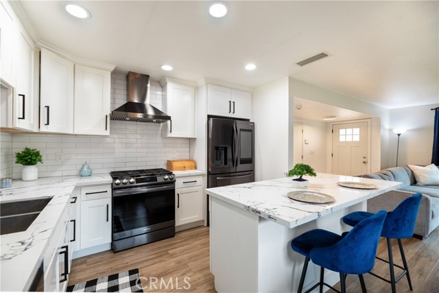 20869 Moonlake Street, Walnut CA: https://media.crmls.org/medias/c3eab012-e26d-4a37-a71f-aedda957e781.jpg