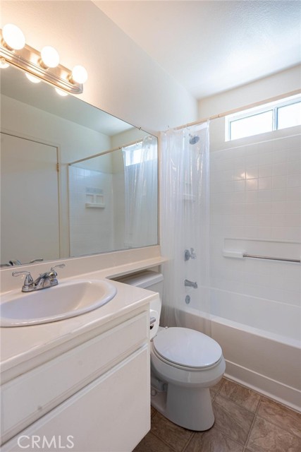 Detail Gallery Image 19 of 34 For 24450 Leonard Tree Ln #202,  Newhall,  CA 91321 - 2 Beds | 2 Baths