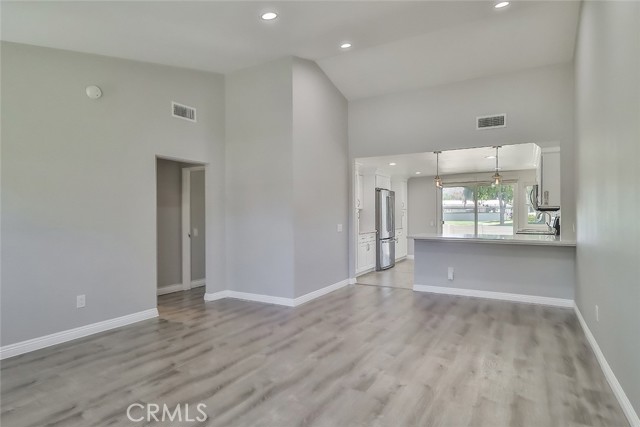 8152 Village 8, Camarillo CA: https://media.crmls.org/medias/c3eb4cca-988b-4355-87e6-fe8d62e09bce.jpg
